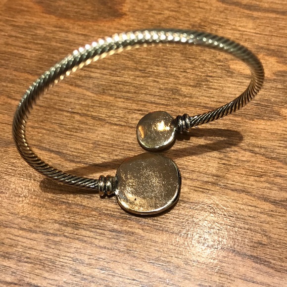 Faux Gold Elephant Bracelet - Picture 3 of 3